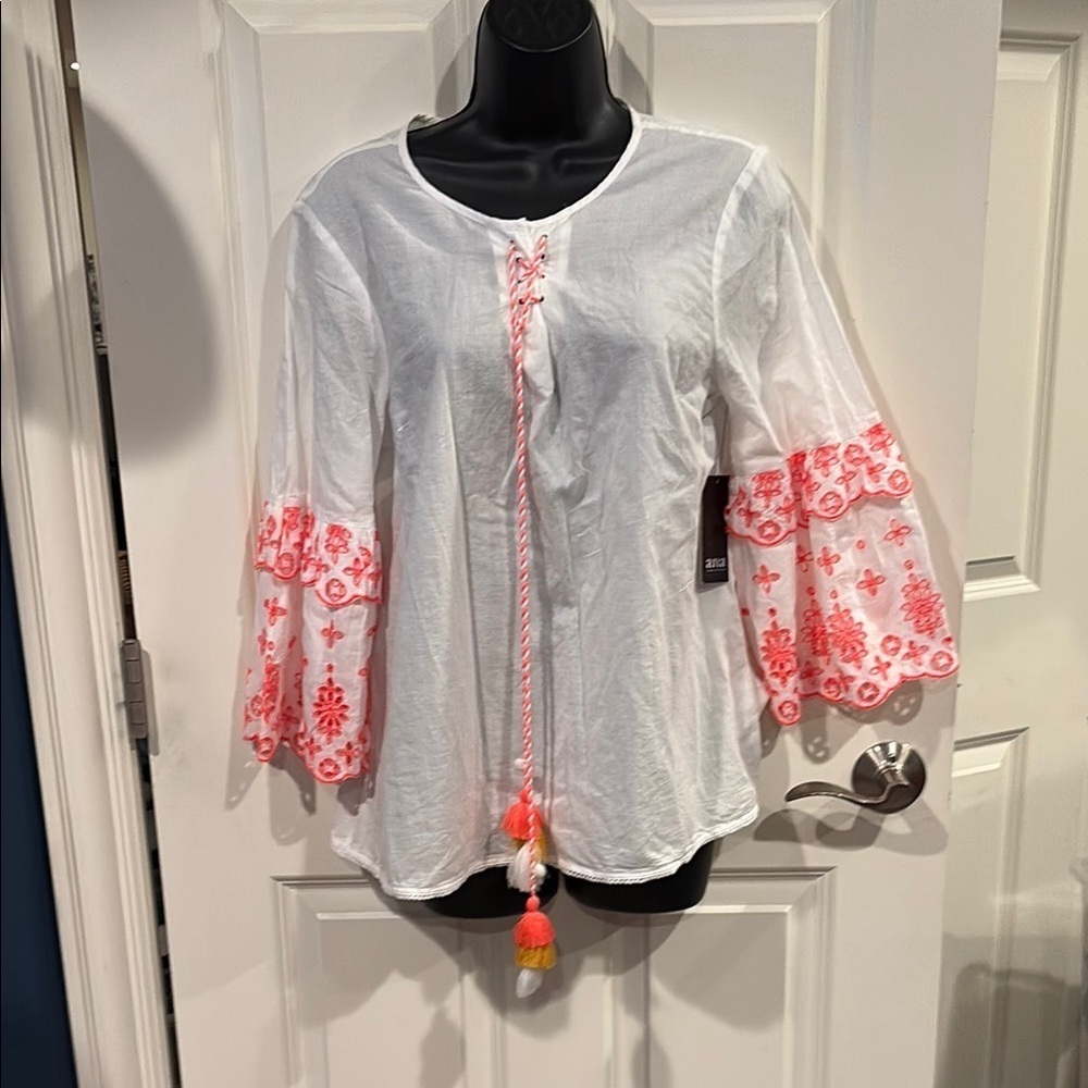 Ana size medium White and orange Embroidered Women's Top